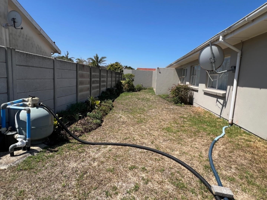 To Let 4 Bedroom Property for Rent in Rowallan Park Eastern Cape